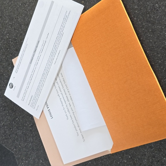 LOUIS VUITTON WOMENS CLUTCH - Picture 5 of 6